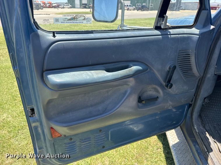 image for item EW4916 1993 Ford F350 bucket truck