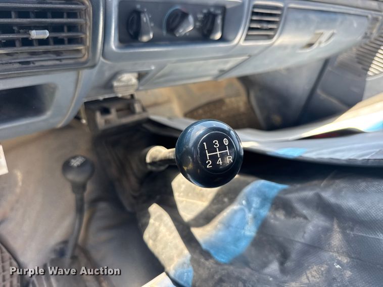 image for item EW4916 1993 Ford F350 bucket truck
