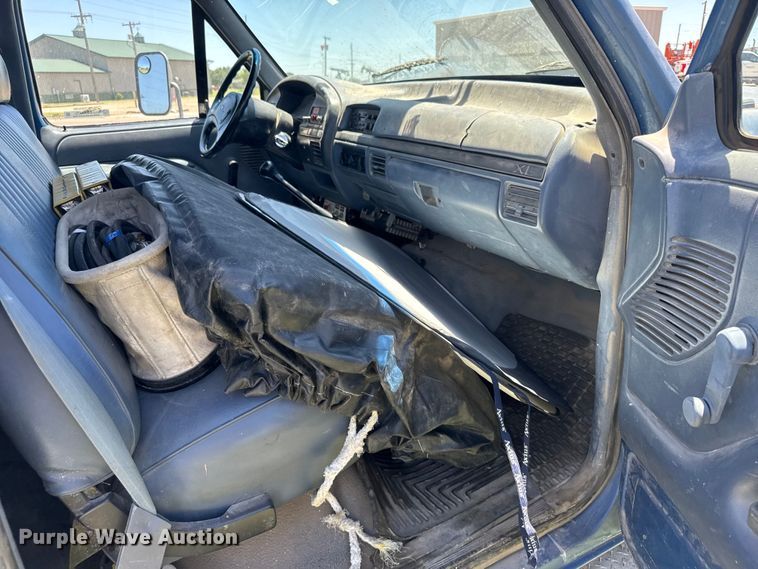 image for item EW4916 1993 Ford F350 bucket truck