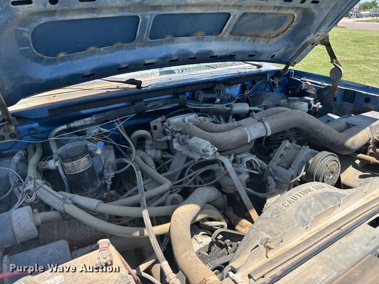 image for item EW4916 1993 Ford F350 bucket truck