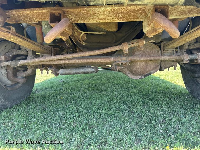 image for item EW4916 1993 Ford F350 bucket truck