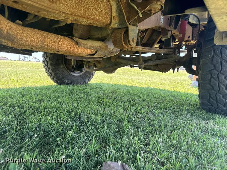 image for item EW4916 1993 Ford F350 bucket truck