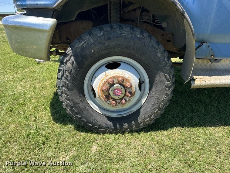 image for item EW4916 1993 Ford F350 bucket truck