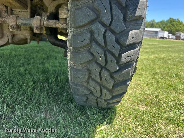 image for item EW4916 1993 Ford F350 bucket truck