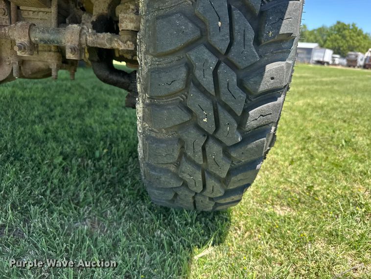 image for item EW4916 1993 Ford F350 bucket truck