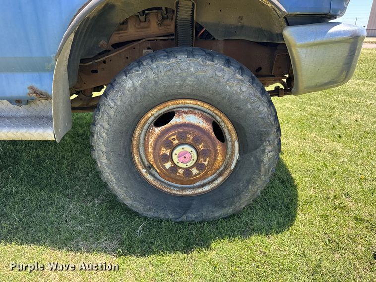 image for item EW4916 1993 Ford F350 bucket truck