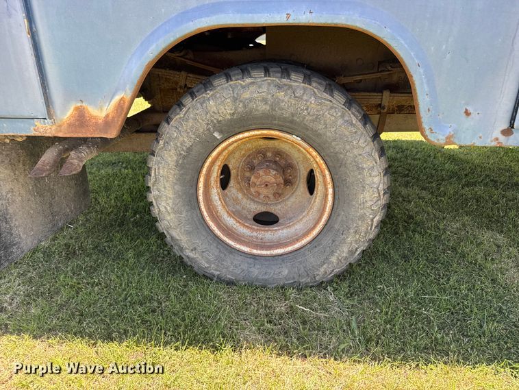 image for item EW4916 1993 Ford F350 bucket truck