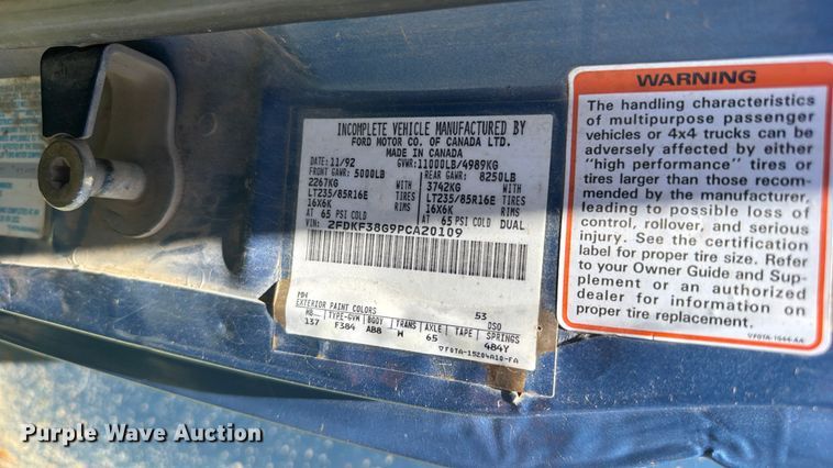 image for item EW4916 1993 Ford F350 bucket truck