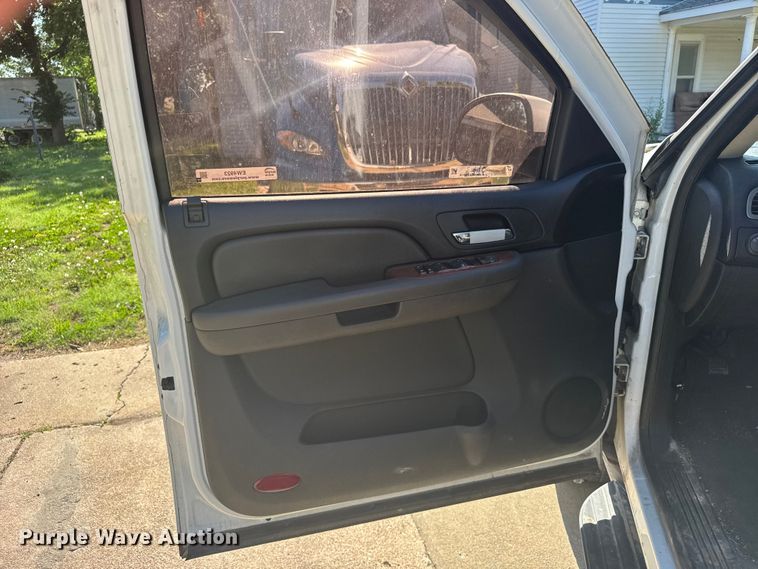 image for item EW4923 2007 GMC Yukon XL SUV