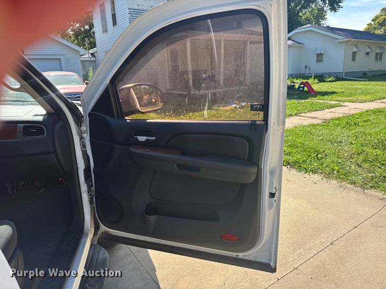 image for item EW4923 2007 GMC Yukon XL SUV
