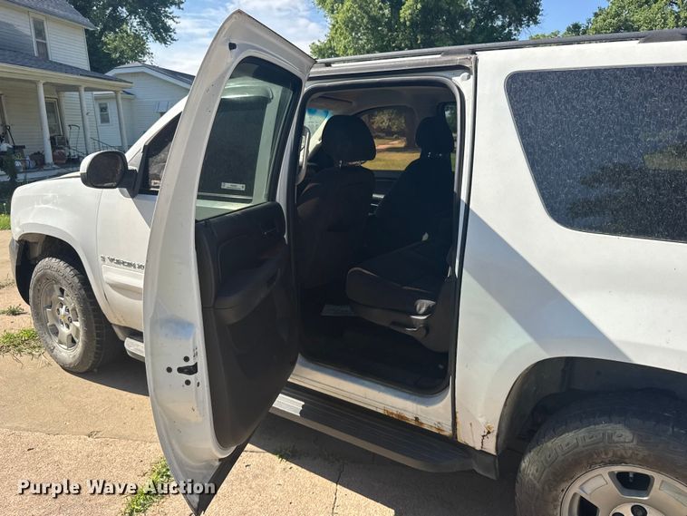 image for item EW4923 2007 GMC Yukon XL SUV