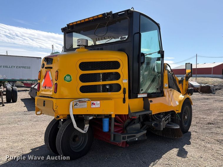 image for item EX0492 2013 Elgin Pelican street sweeper