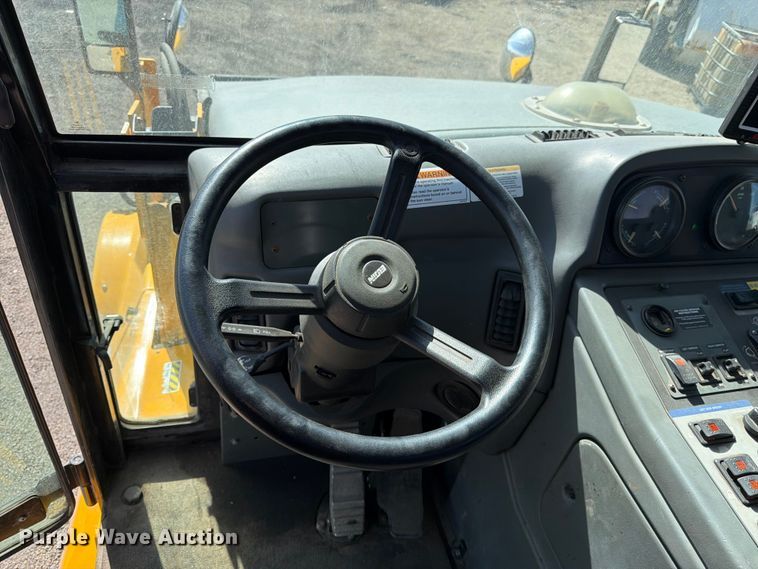 image for item EX0492 2013 Elgin Pelican street sweeper