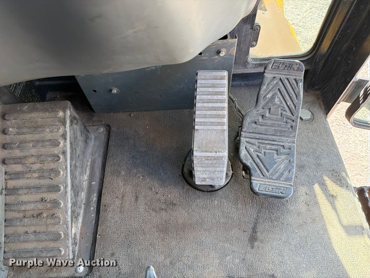image for item EX0492 2013 Elgin Pelican street sweeper
