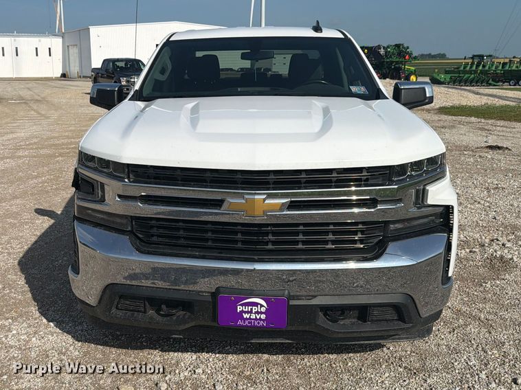 image for item EX4528 2020 Chevrolet Silverado 1500 Crew Cab pickup truck