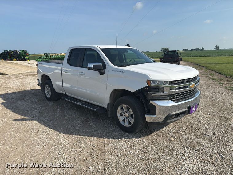 image for item EX4528 2020 Chevrolet Silverado 1500 Crew Cab pickup truck
