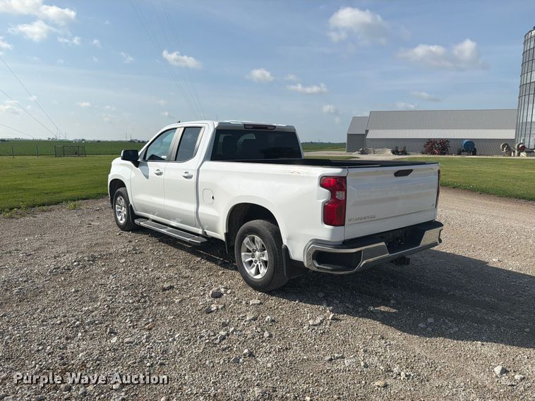 image for item EX4528 2020 Chevrolet Silverado 1500 Crew Cab pickup truck