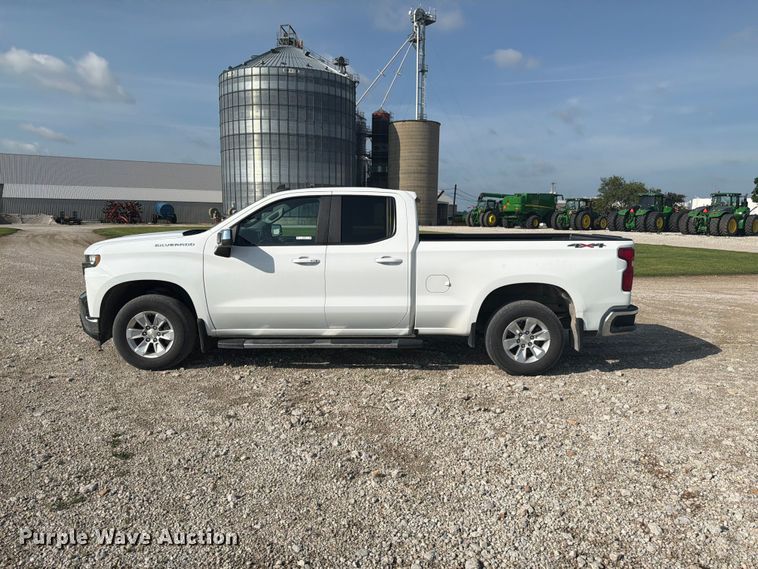 image for item EX4528 2020 Chevrolet Silverado 1500 Crew Cab pickup truck
