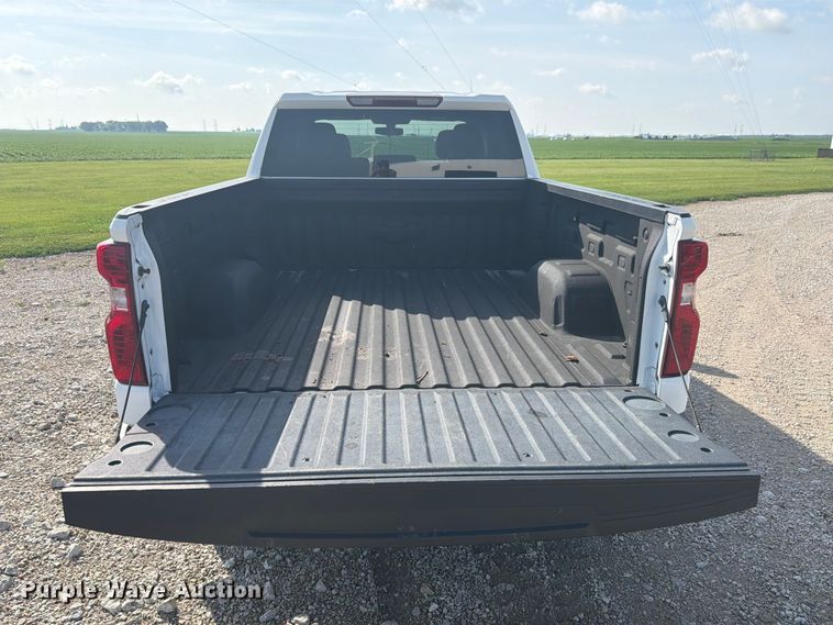 image for item EX4528 2020 Chevrolet Silverado 1500 Crew Cab pickup truck