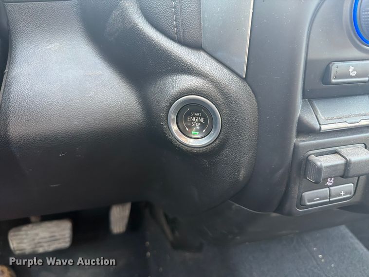 image for item EX4528 2020 Chevrolet Silverado 1500 Crew Cab pickup truck