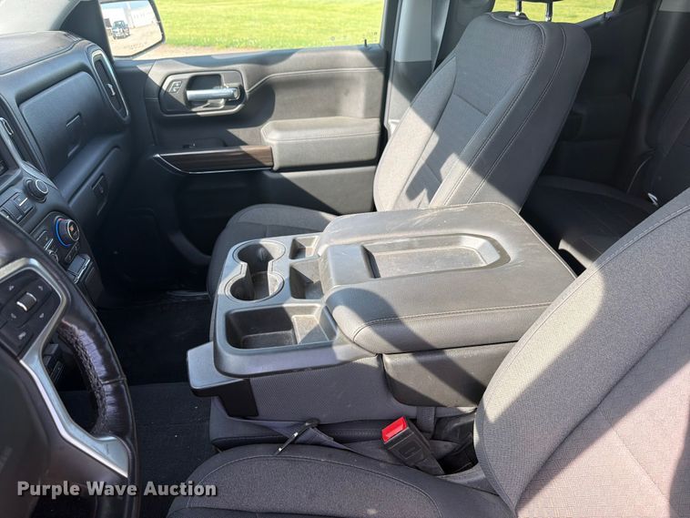 image for item EX4528 2020 Chevrolet Silverado 1500 Crew Cab pickup truck