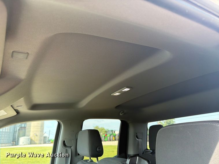 image for item EX4528 2020 Chevrolet Silverado 1500 Crew Cab pickup truck