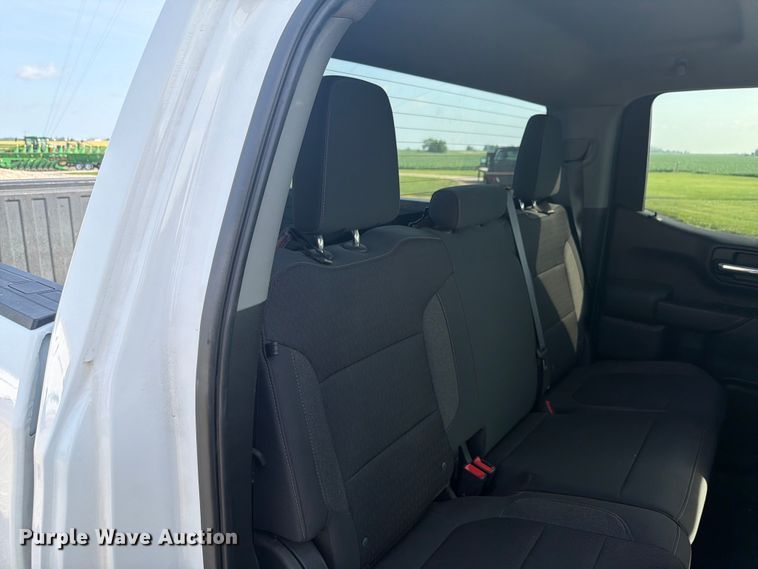 image for item EX4528 2020 Chevrolet Silverado 1500 Crew Cab pickup truck