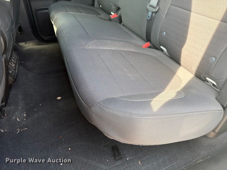 image for item EX4528 2020 Chevrolet Silverado 1500 Crew Cab pickup truck