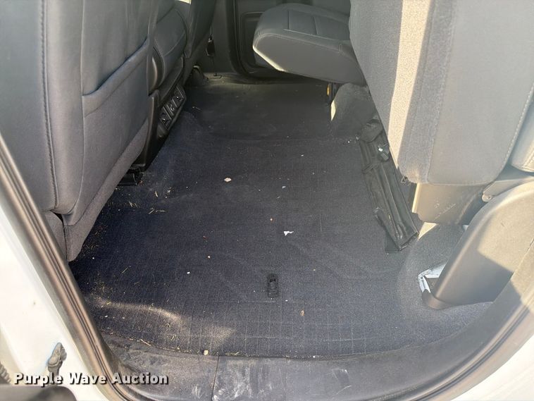image for item EX4528 2020 Chevrolet Silverado 1500 Crew Cab pickup truck