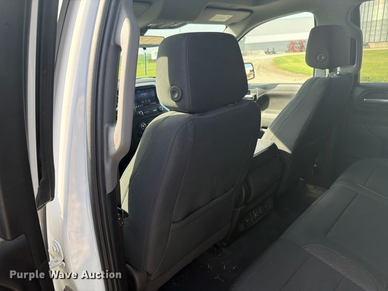 image for item EX4528 2020 Chevrolet Silverado 1500 Crew Cab pickup truck