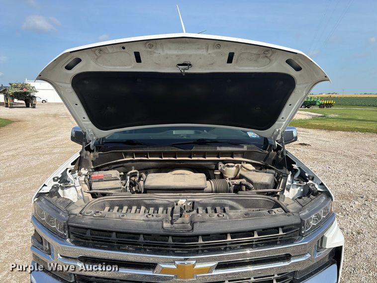 image for item EX4528 2020 Chevrolet Silverado 1500 Crew Cab pickup truck