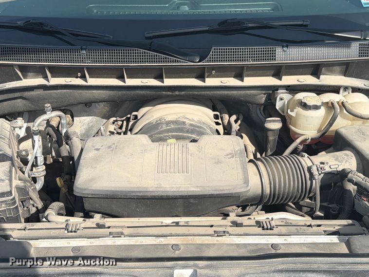 image for item EX4528 2020 Chevrolet Silverado 1500 Crew Cab pickup truck
