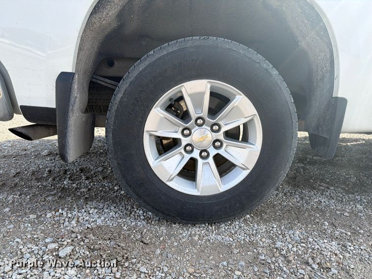 image for item EX4528 2020 Chevrolet Silverado 1500 Crew Cab pickup truck