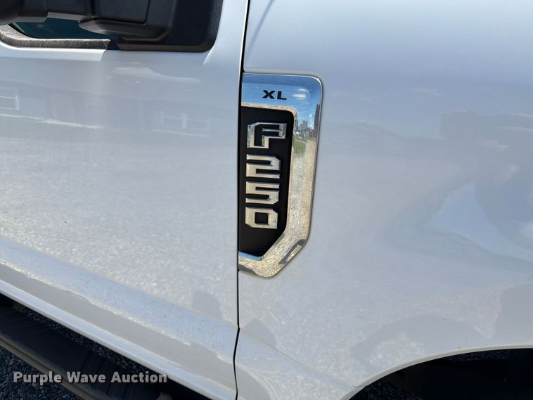 image for item EX4531 2020 Ford F250 Super Duty XL pickup truck