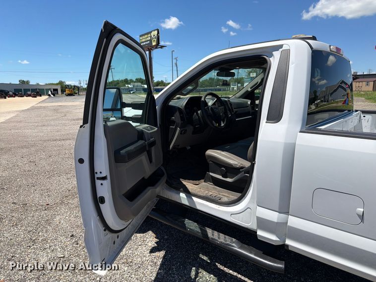 image for item EX4531 2020 Ford F250 Super Duty XL pickup truck