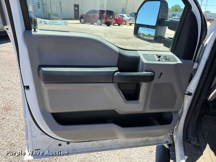 image for item EX4531 2020 Ford F250 Super Duty XL pickup truck