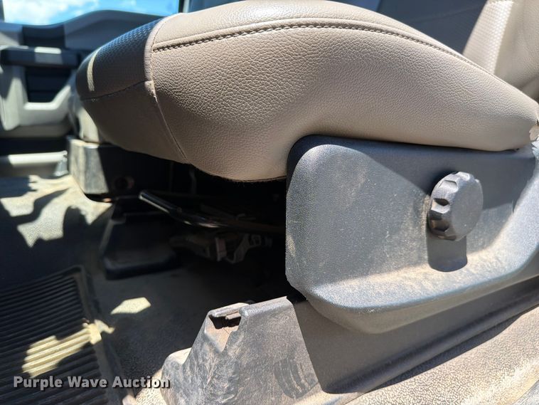 image for item EX4531 2020 Ford F250 Super Duty XL pickup truck