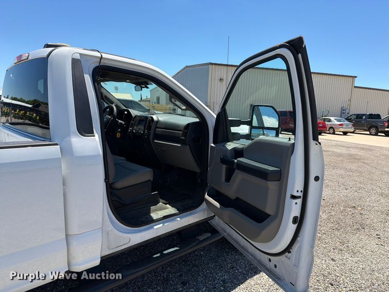 image for item EX4531 2020 Ford F250 Super Duty XL pickup truck