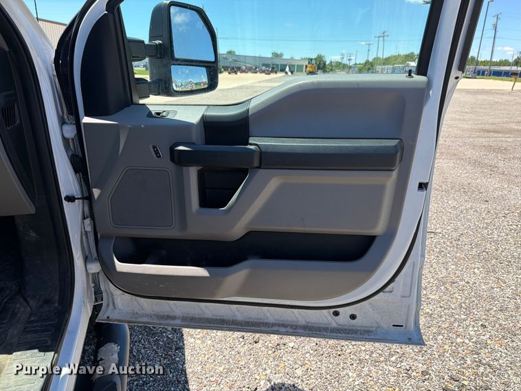 image for item EX4531 2020 Ford F250 Super Duty XL pickup truck