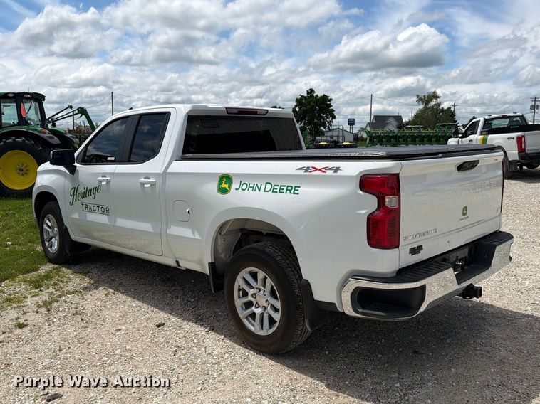 image for item EX4539 2022 Chevrolet Silverado 1500 Ext. Cab pickup truck
