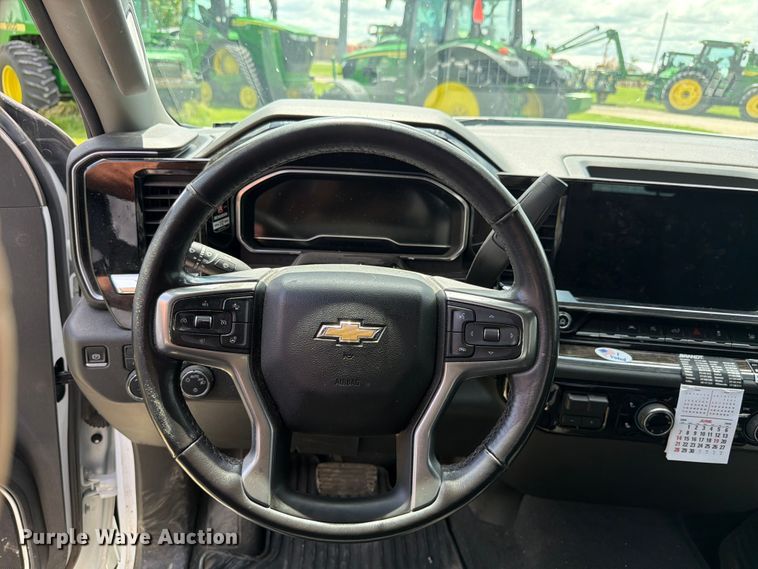image for item EX4539 2022 Chevrolet Silverado 1500 Ext. Cab pickup truck