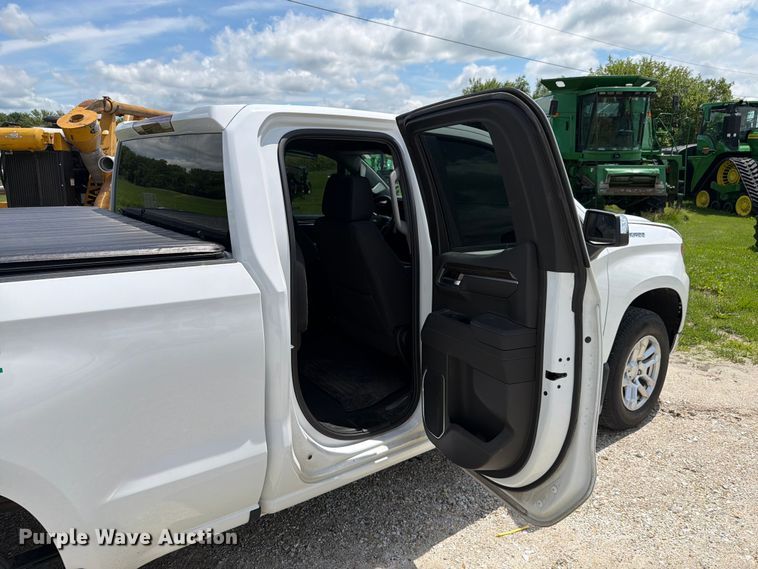 image for item EX4539 2022 Chevrolet Silverado 1500 Ext. Cab pickup truck