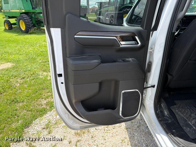 image for item EX4539 2022 Chevrolet Silverado 1500 Ext. Cab pickup truck