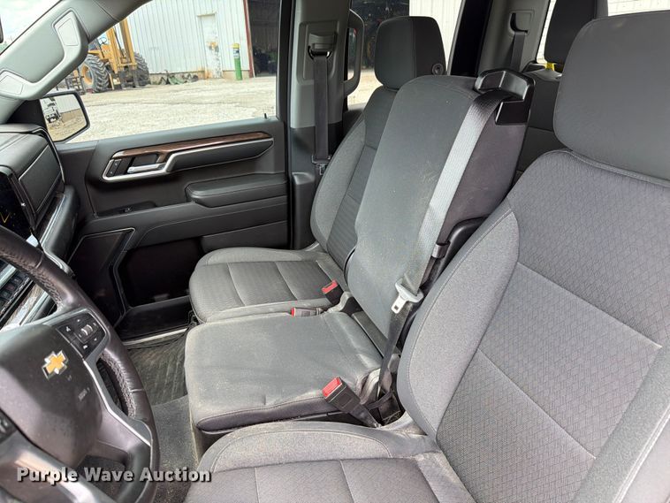 image for item EX4539 2022 Chevrolet Silverado 1500 Ext. Cab pickup truck