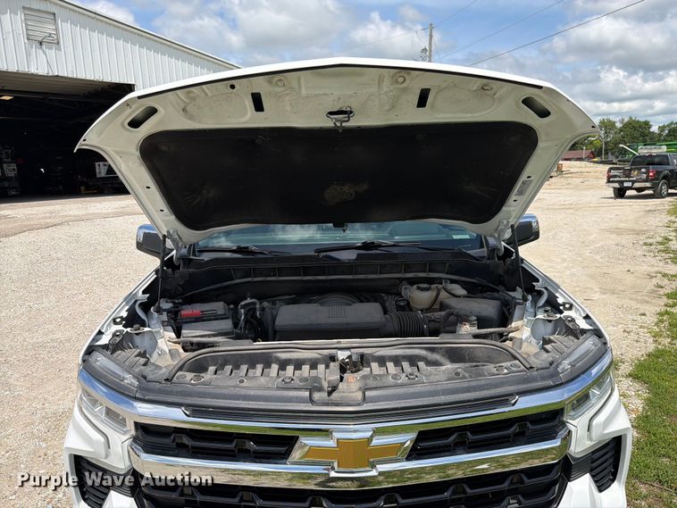 image for item EX4539 2022 Chevrolet Silverado 1500 Ext. Cab pickup truck