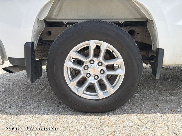 image for item EX4539 2022 Chevrolet Silverado 1500 Ext. Cab pickup truck