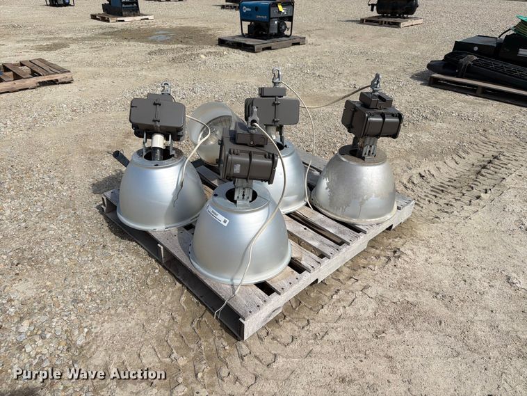 image for item EX5507 Thomas & Betts HH40CM10H lights