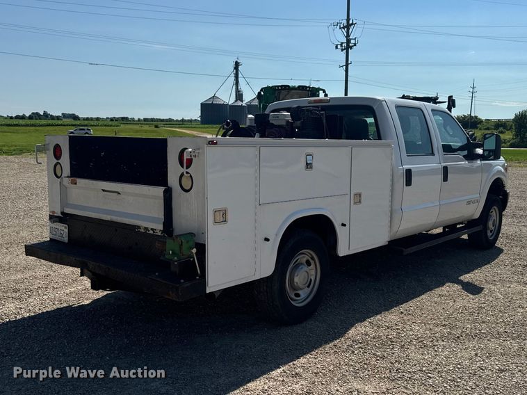image for item FB5720 2013 Ford F250 Super Duty Crew Cab utility bed pickup truck