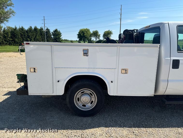 image for item FB5720 2013 Ford F250 Super Duty Crew Cab utility bed pickup truck