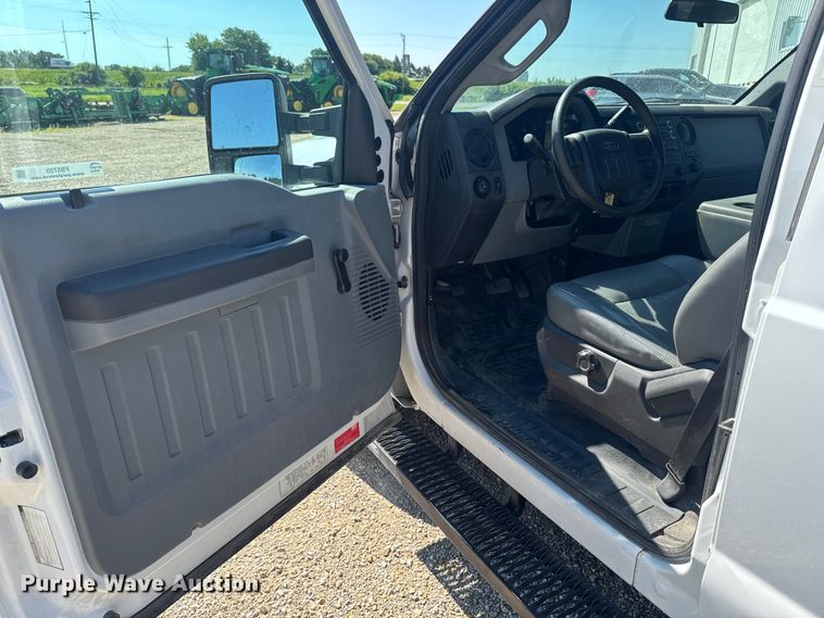 image for item FB5720 2013 Ford F250 Super Duty Crew Cab utility bed pickup truck